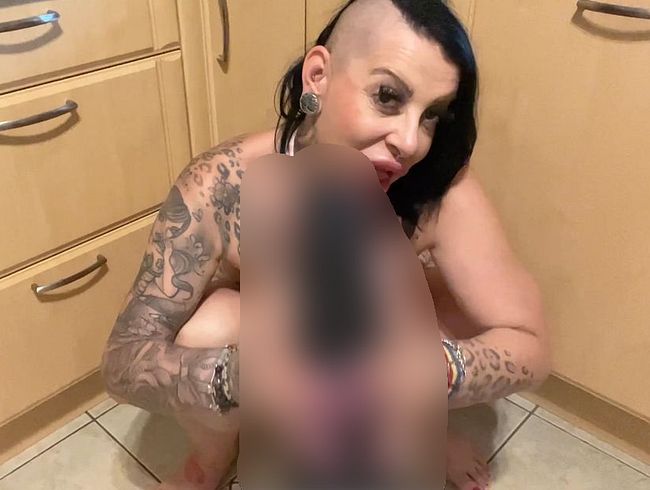  XXL BBC dil*o Pu**y fu*k!