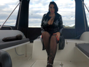 Nina Vegas Porno Video: NinaVegas - Anschaffen als Hafenhobbyhure